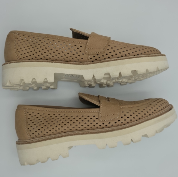 Dolce Vita Tan Perforated Platform Penny Loafers Lug Sole 7.5 - Picture 6 of 9